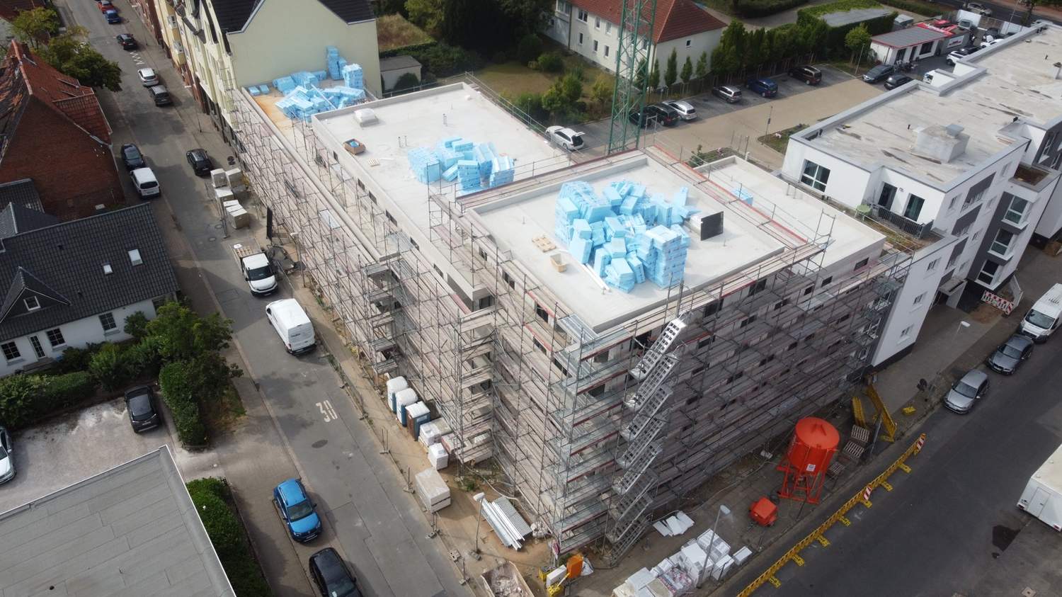 Luftaufnahme vom 19.08.2022 – Mehrfamilienhaus Hannover-Stöcken, Hannover